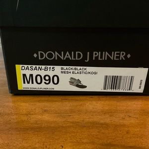 Donald Pliner “Dansan” Black Mesh Sandals - Size 9M